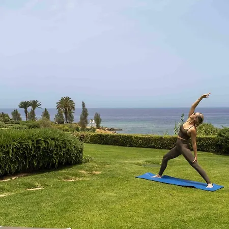 Sirena Solis - Elegant 5-bedroom Sea View Retreat Near Sirena Bay Protaras