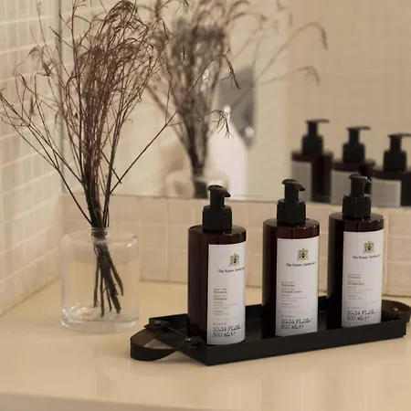 Villa Sirena Solis - Elegant 5-bedroom Sea View Retreat Near Sirena Bay Protaras