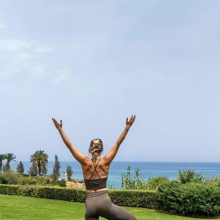 Sirena Solis - Elegant 5-bedroom Sea View Retreat Near Sirena Bay Villa