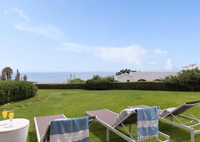 Sirena Solis - Elegant 5-bedroom Sea View Retreat Near Sirena Bay Villa