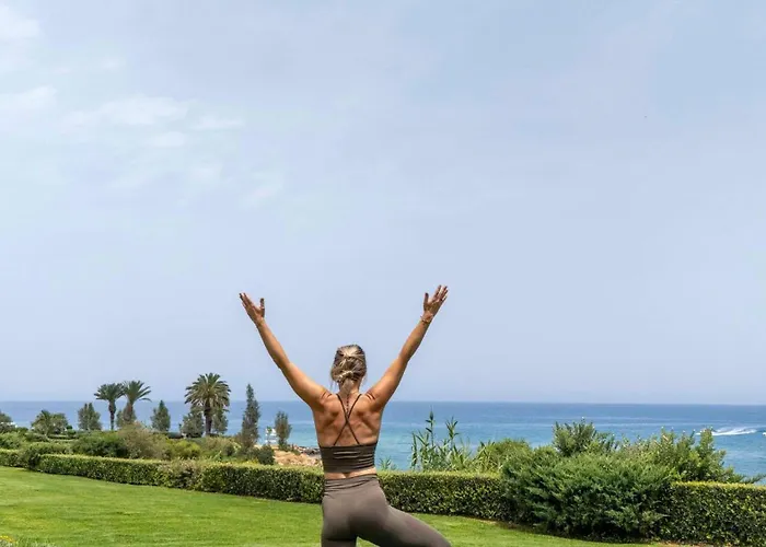 Sirena Solis - Elegant 5-bedroom Sea View Retreat Near Sirena Bay Villa