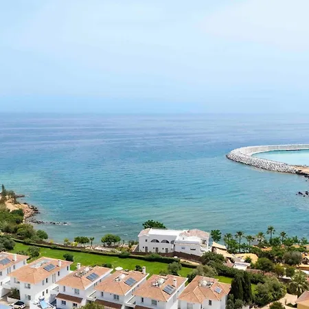 Sirena Solis - Elegant 5-bedroom Sea View Retreat Near Sirena Bay Willa