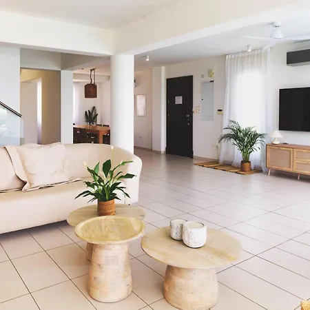 Sirena Solis - Elegant 5-bedroom Sea View Retreat Near Sirena Bay Вилла Протарас