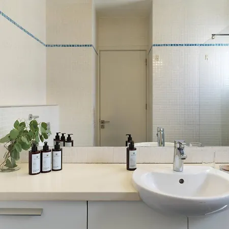 Sirena Solis - Elegant 5-bedroom Sea View Retreat Near Sirena Bay Вилла