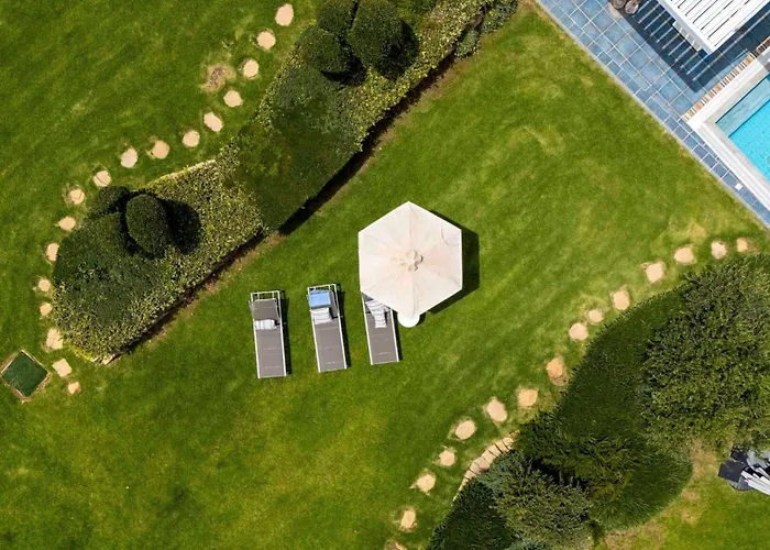 Vilă Sirena Solis - Elegant 5-bedroom Sea View Retreat Near Sirena Bay Protaras