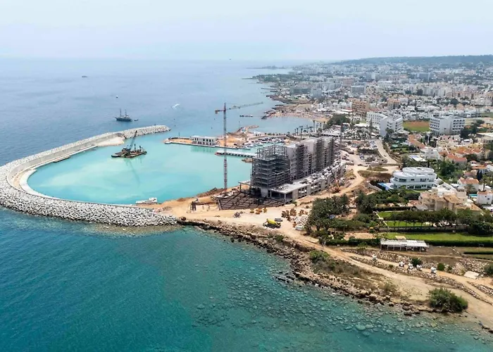 Sirena Solis - Elegant 5-bedroom Sea View Retreat Near Sirena Bay Protaras