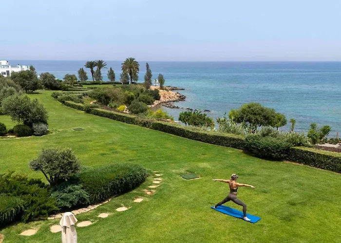 Sirena Solis - Elegant 5-bedroom Sea View Retreat Near Sirena Bay * Protaras