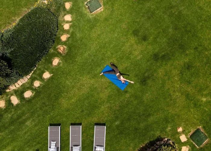 Sirena Solis - Elegant 5-bedroom Sea View Retreat Near Sirena Bay Protaras